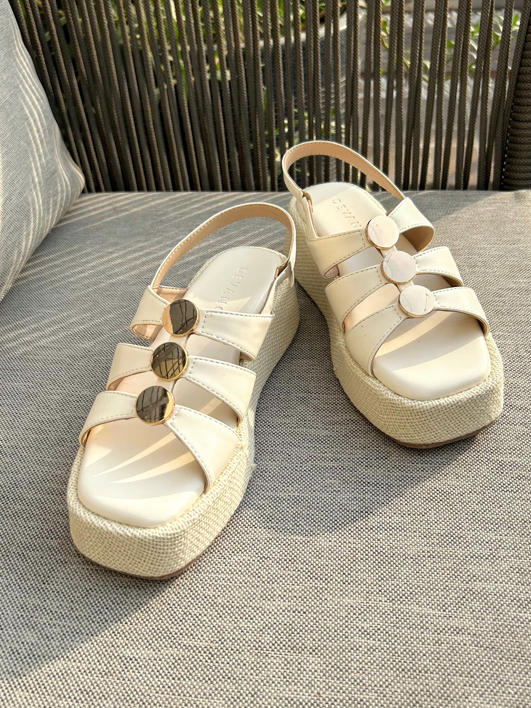Suzy Puffy Stud Sandal Wicker White
