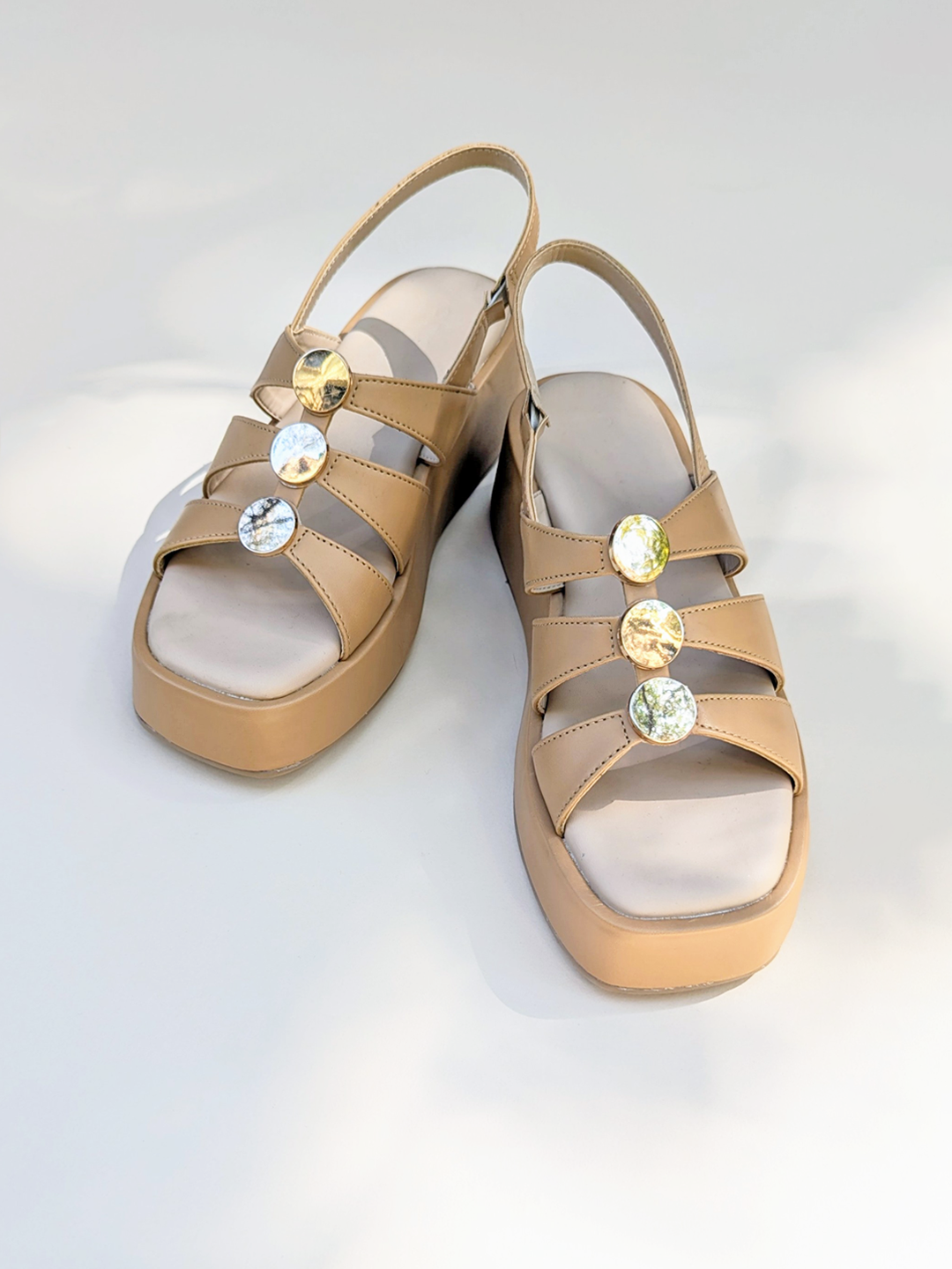 Suzy Puffy Stud Sandal Natural