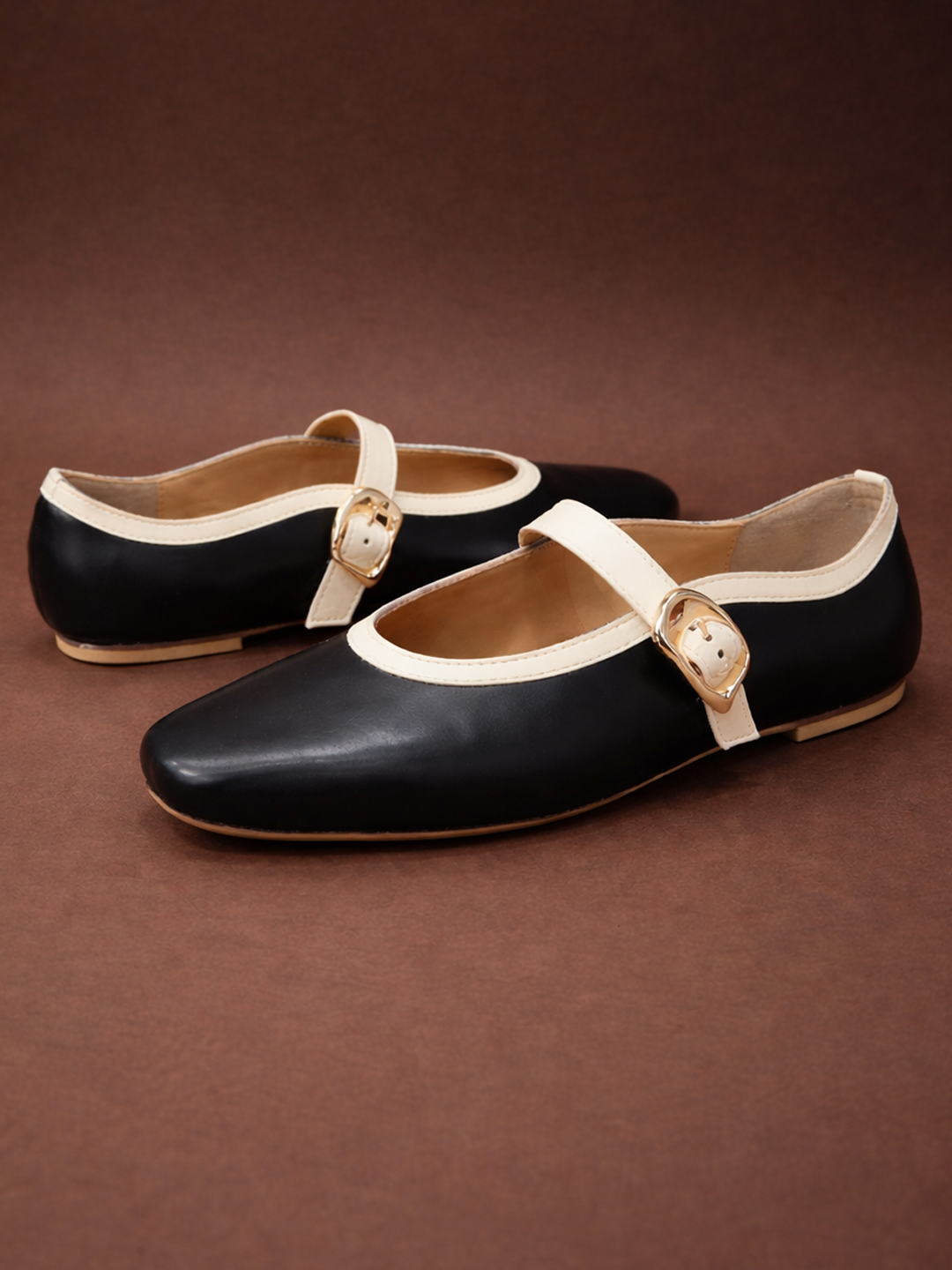 Ava Mary Jane Monochrome