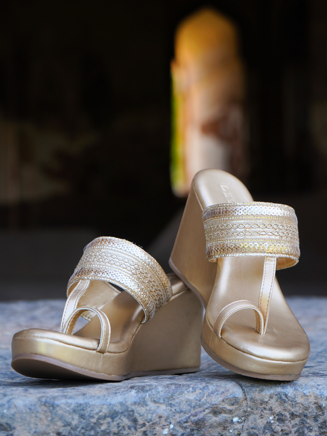 Azrah Kolha Wedges Gold