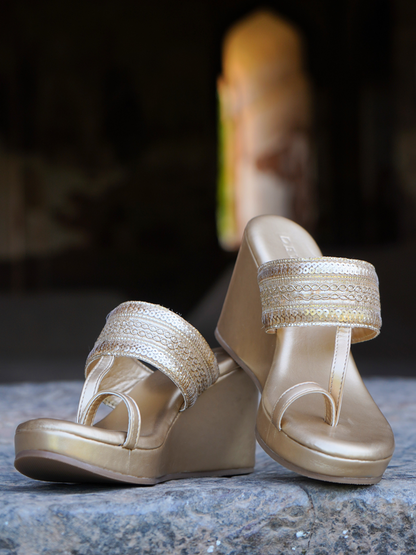 Azrah Kolha Wedges Gold
